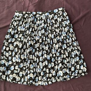 NWOT J. Crew Pleated Floral Skirt - Size 00/XS